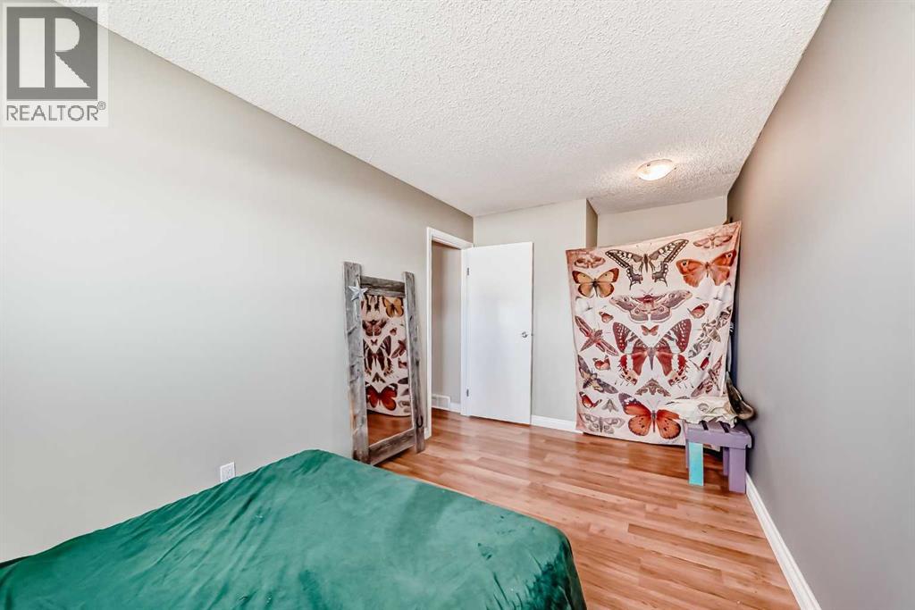 Single Family House for Sale in   Templehill Drive NE Temple Calgary 