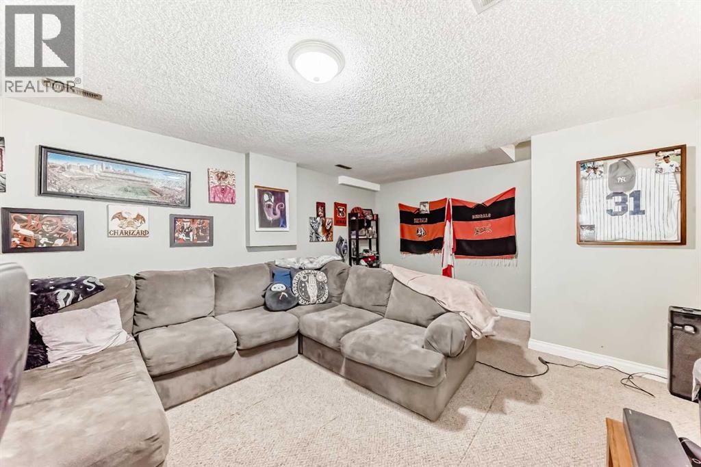 Single Family House for Sale in   Templehill Drive NE Temple Calgary 