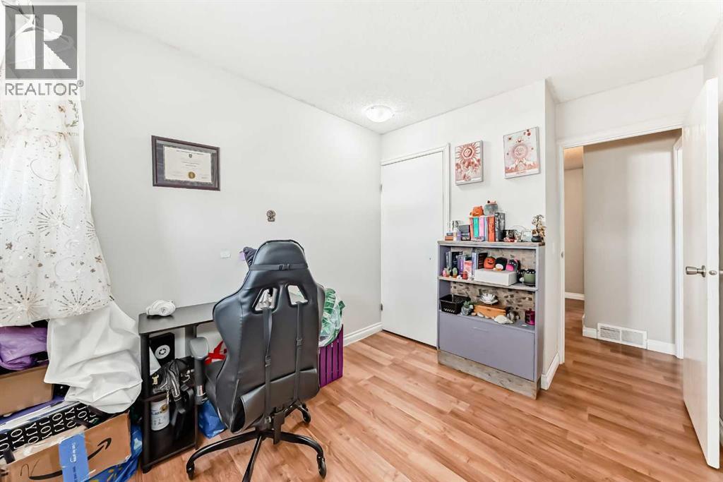 Single Family House for Sale in   Templehill Drive NE Temple Calgary 