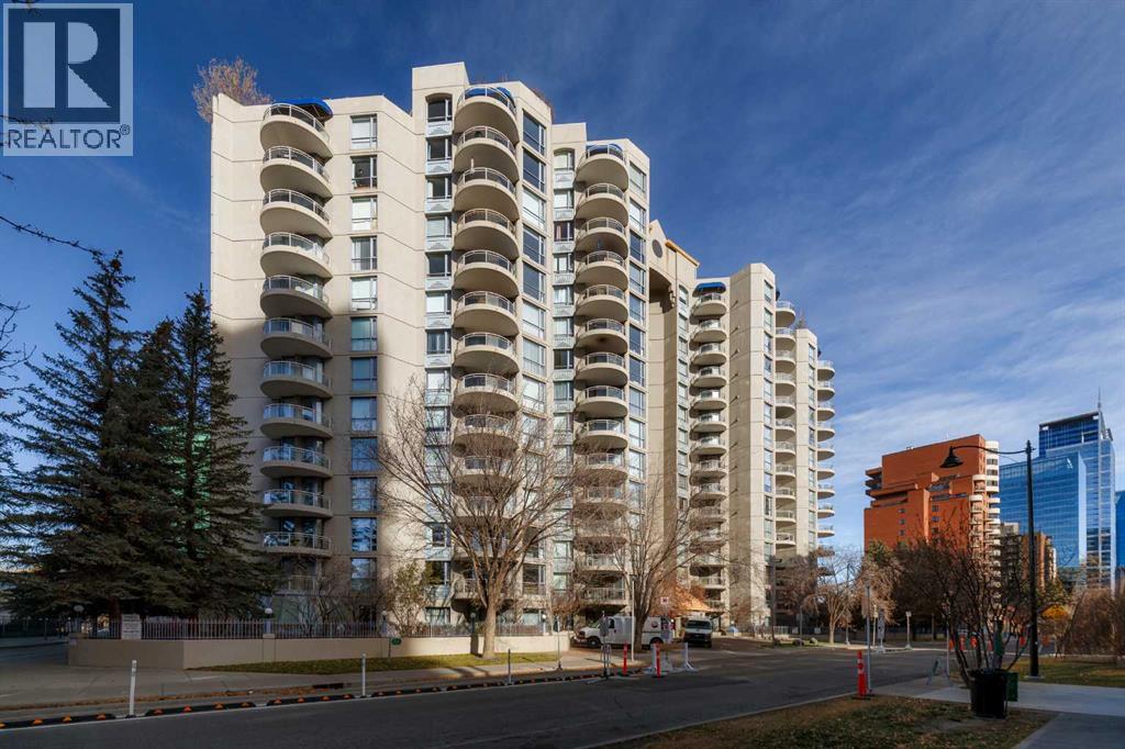 Single Family House for Sale in    Avenue SW Eau Claire Calgary 