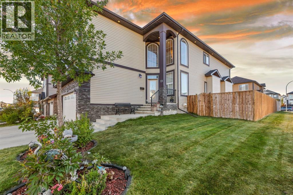 Single Family House for Sale in  SADDLELAKE View NE Saddle Ridge Calgary 