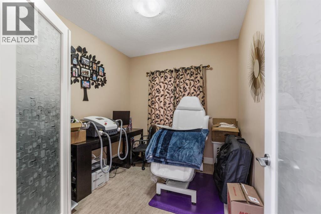 Single Family House for Sale in  SADDLELAKE View NE Saddle Ridge Calgary 