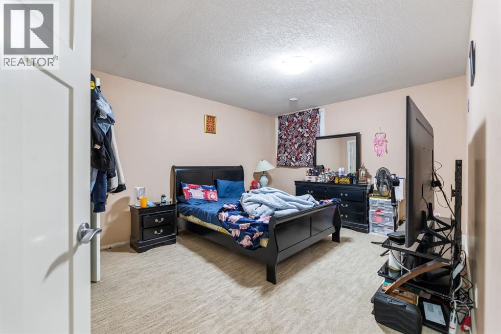 Single Family House for Sale in  SADDLELAKE View NE Saddle Ridge Calgary 