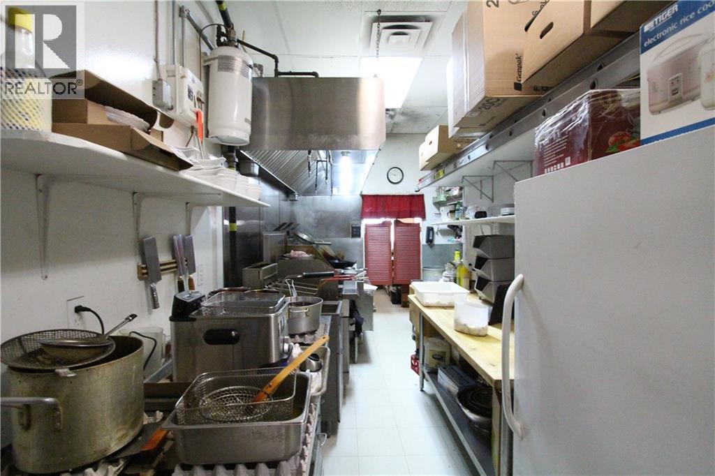 123 cochrane Avenue West, Cochrane