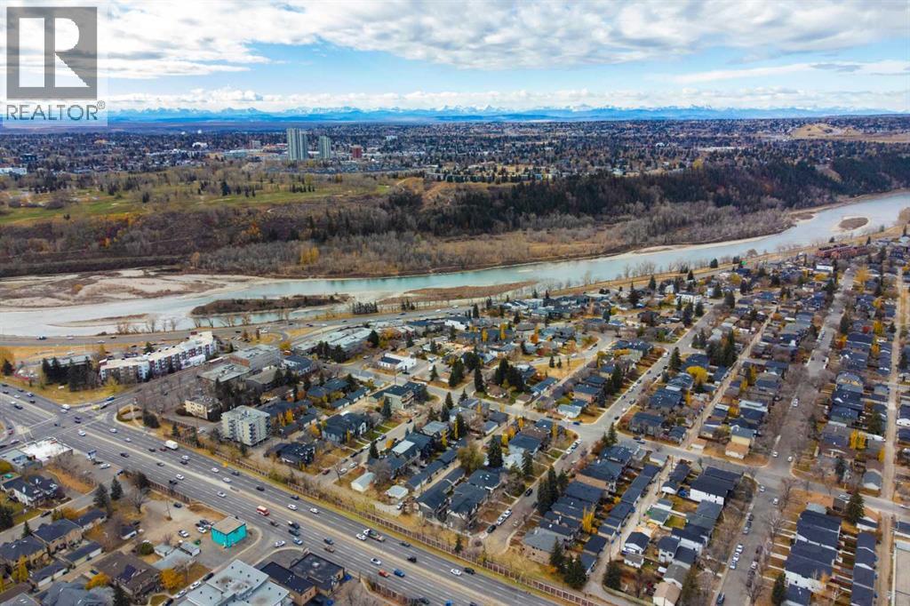 Single Family House for Sale in   Avenue NW West Hillhurst Calgary 