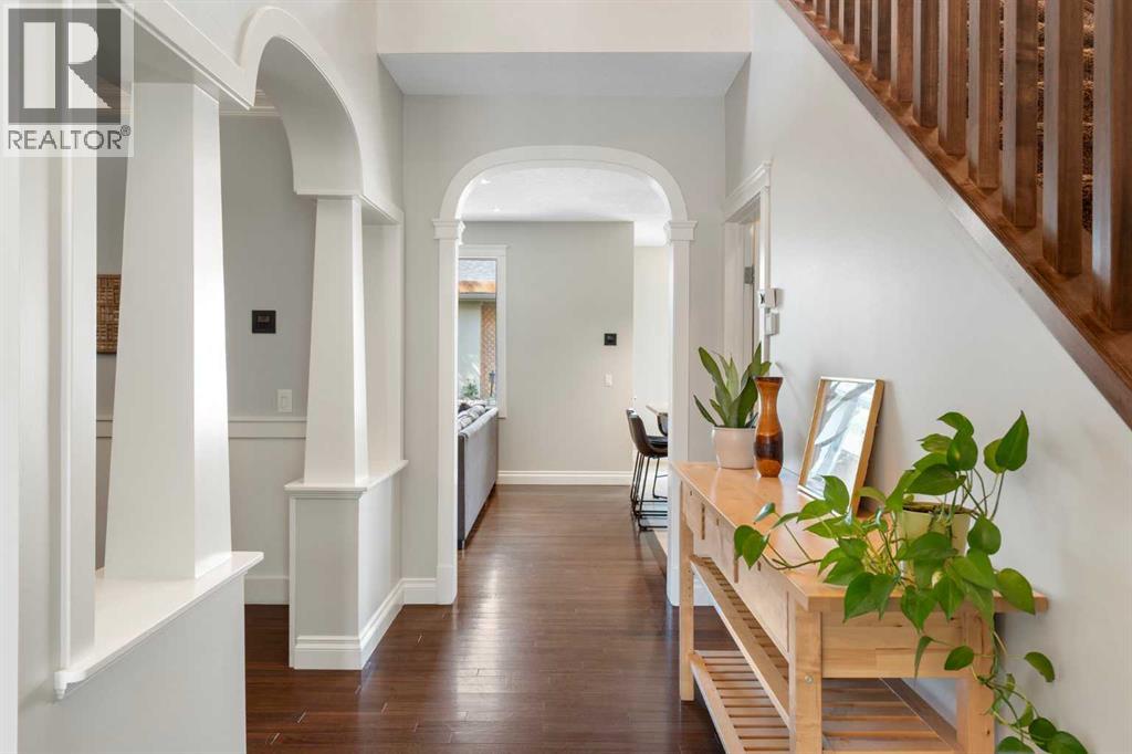 Single Family House for Sale in  Broadview Road NW West Hillhurst Calgary 