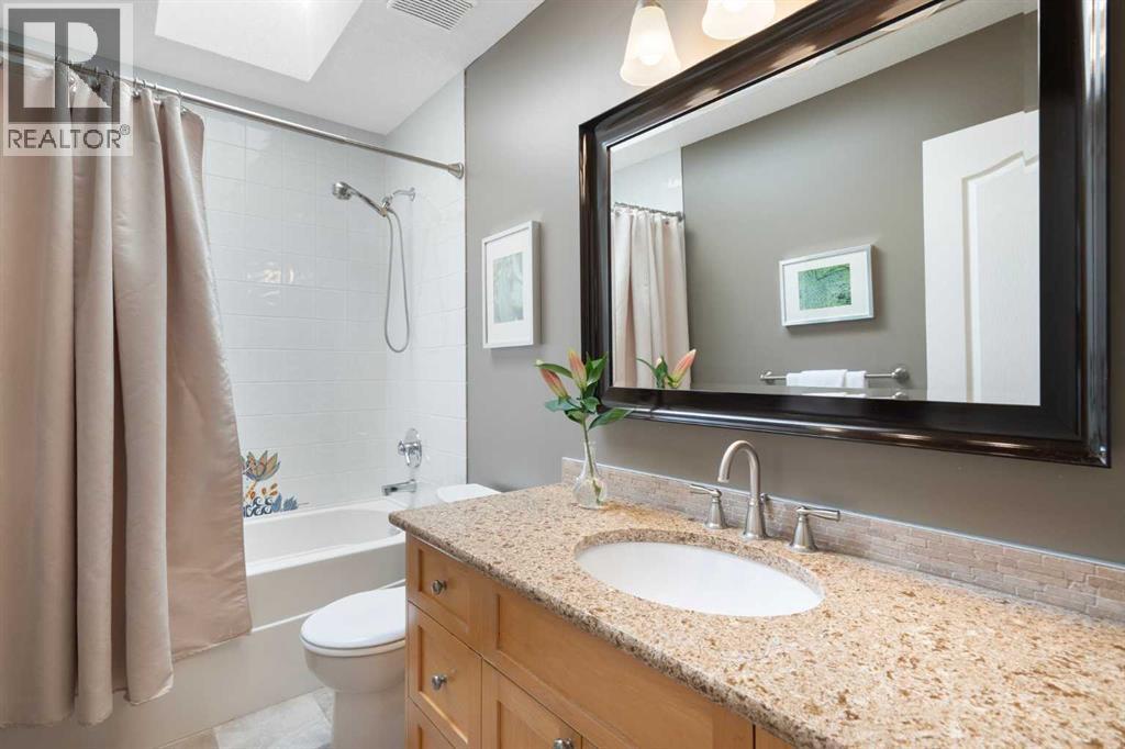 Single Family House for Sale in  Broadview Road NW West Hillhurst Calgary 