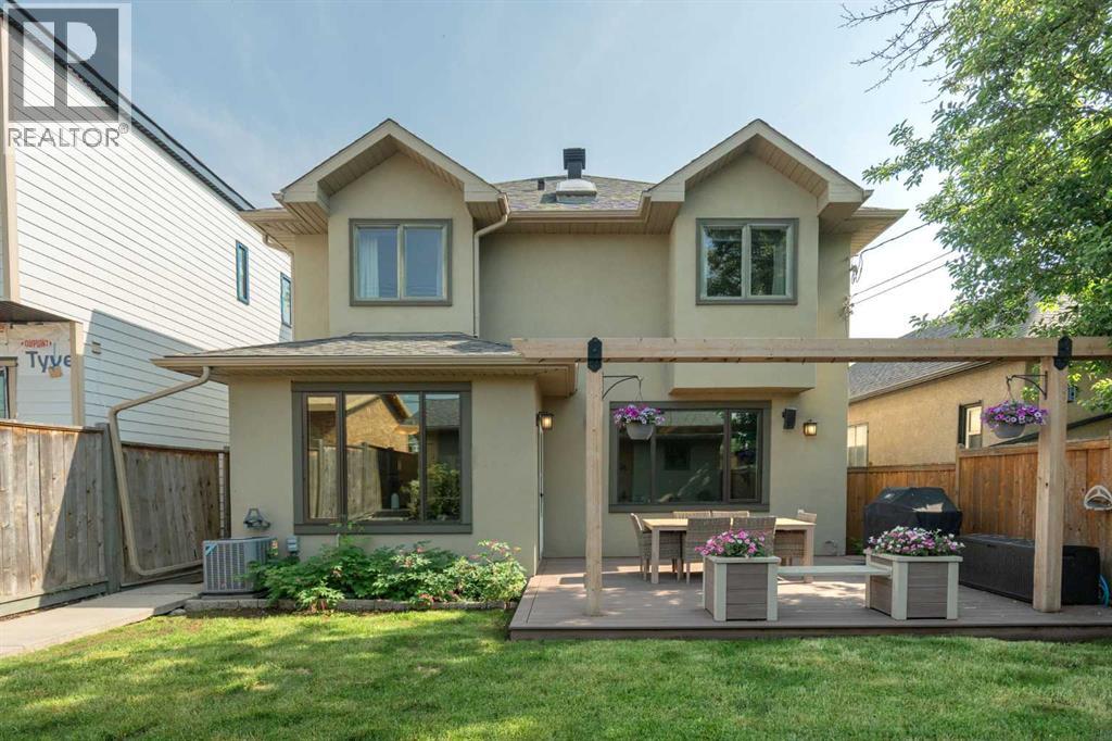 Single Family House for Sale in  Broadview Road NW West Hillhurst Calgary 