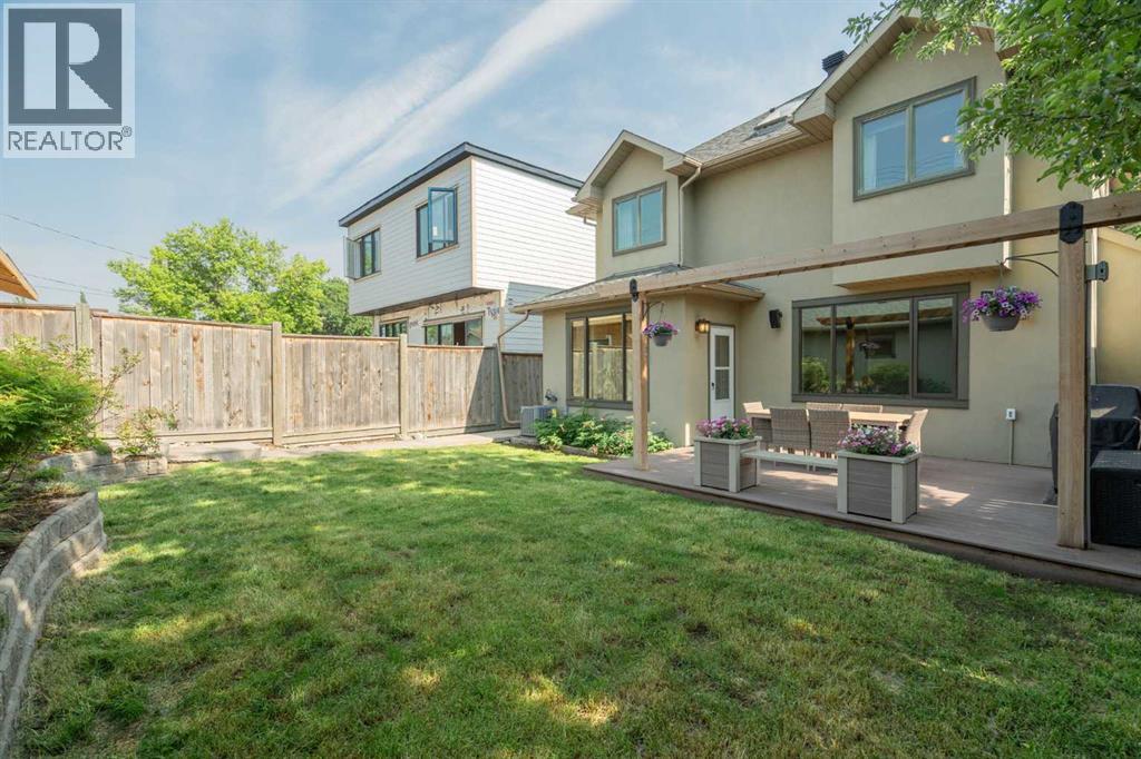 Single Family House for Sale in  Broadview Road NW West Hillhurst Calgary 
