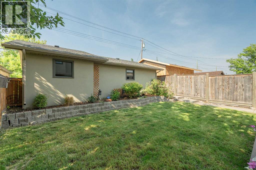 Single Family House for Sale in  Broadview Road NW West Hillhurst Calgary 