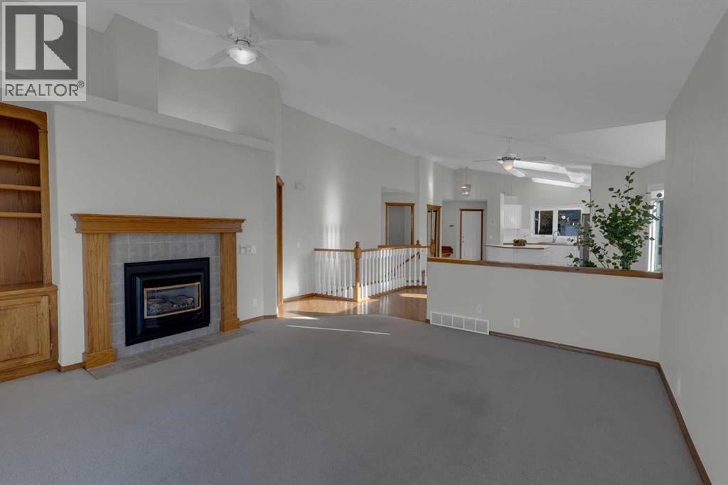 Single Family House Bungalow for Sale in  Edgebrook Heights NW Edgemont Calgary 