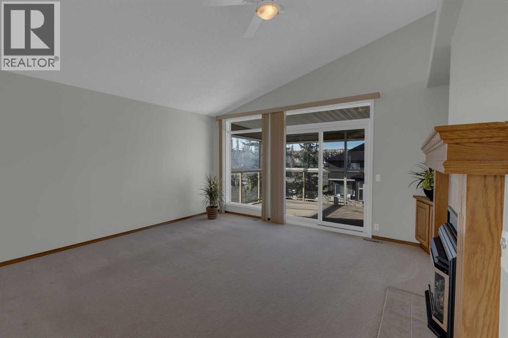 Single Family House Bungalow for Sale in  Edgebrook Heights NW Edgemont Calgary 