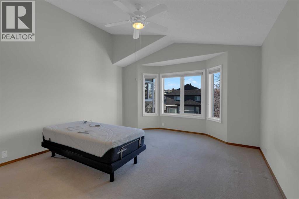 Single Family House Bungalow for Sale in  Edgebrook Heights NW Edgemont Calgary 