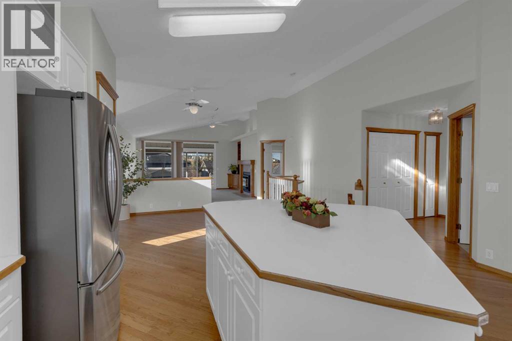 Single Family House Bungalow for Sale in  Edgebrook Heights NW Edgemont Calgary 