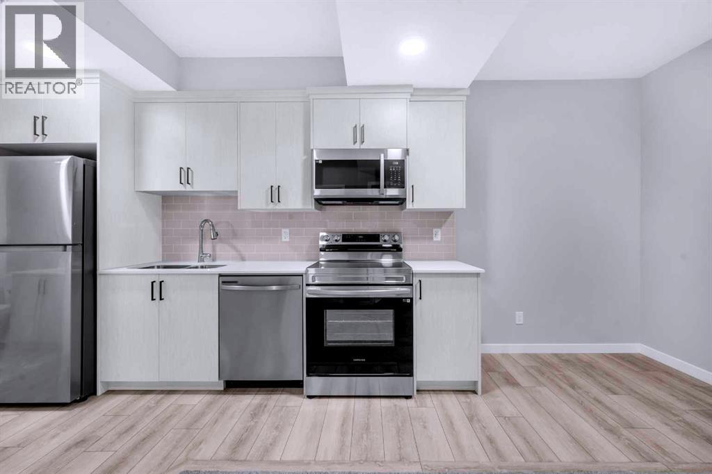 Single Family House for Sale in  Silver Spruce Grove SW Silverado Calgary 