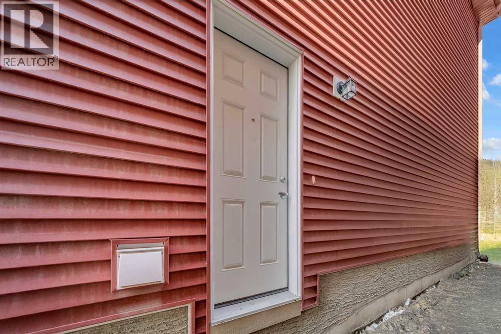 Single Family House for Sale in  Silver Spruce Grove SW Silverado Calgary 