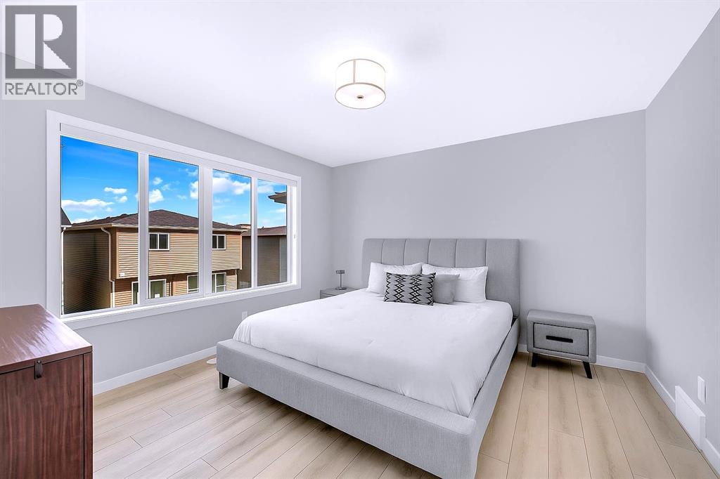 Single Family House for Sale in  Silver Spruce Grove SW Silverado Calgary 