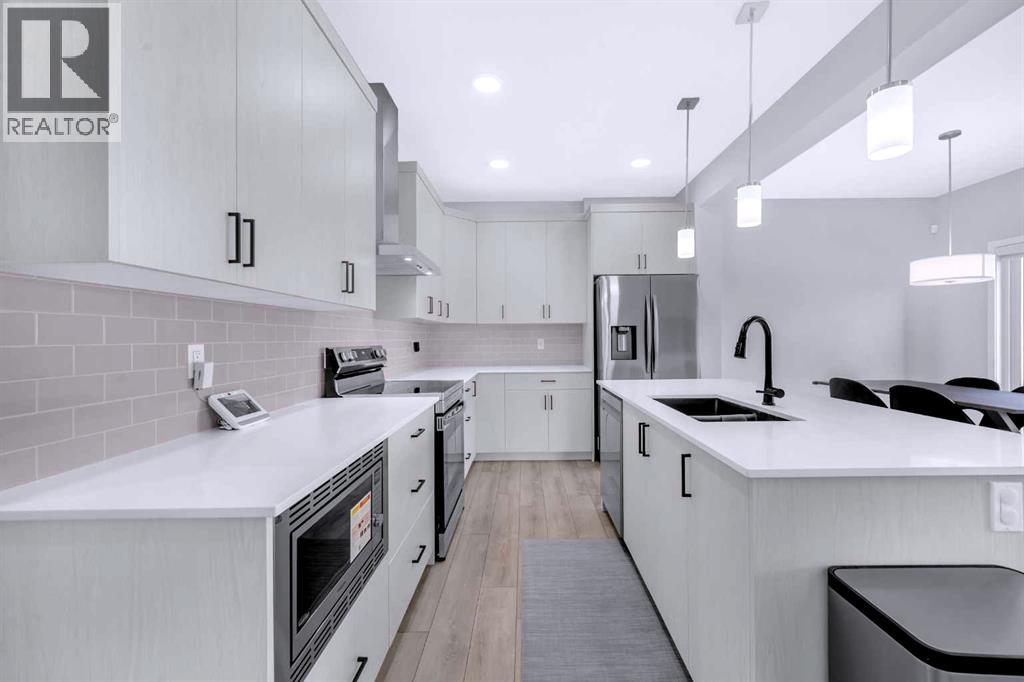 Single Family House for Sale in  Silver Spruce Grove SW Silverado Calgary 