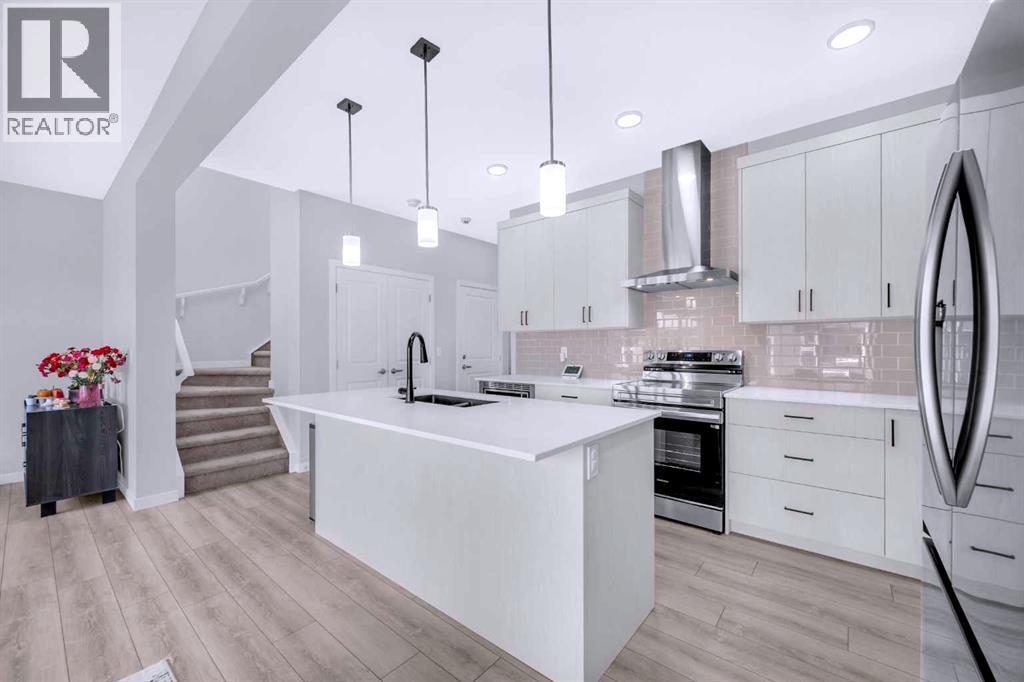 Single Family House for Sale in  Silver Spruce Grove SW Silverado Calgary 