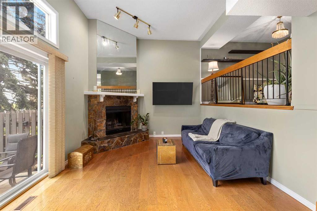 Single Family House 4 Level for Sale in  Glamis Terrace SW Glamorgan Calgary 