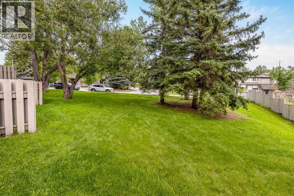 Single Family House 4 Level for Sale in  Glamis Terrace SW Glamorgan Calgary 