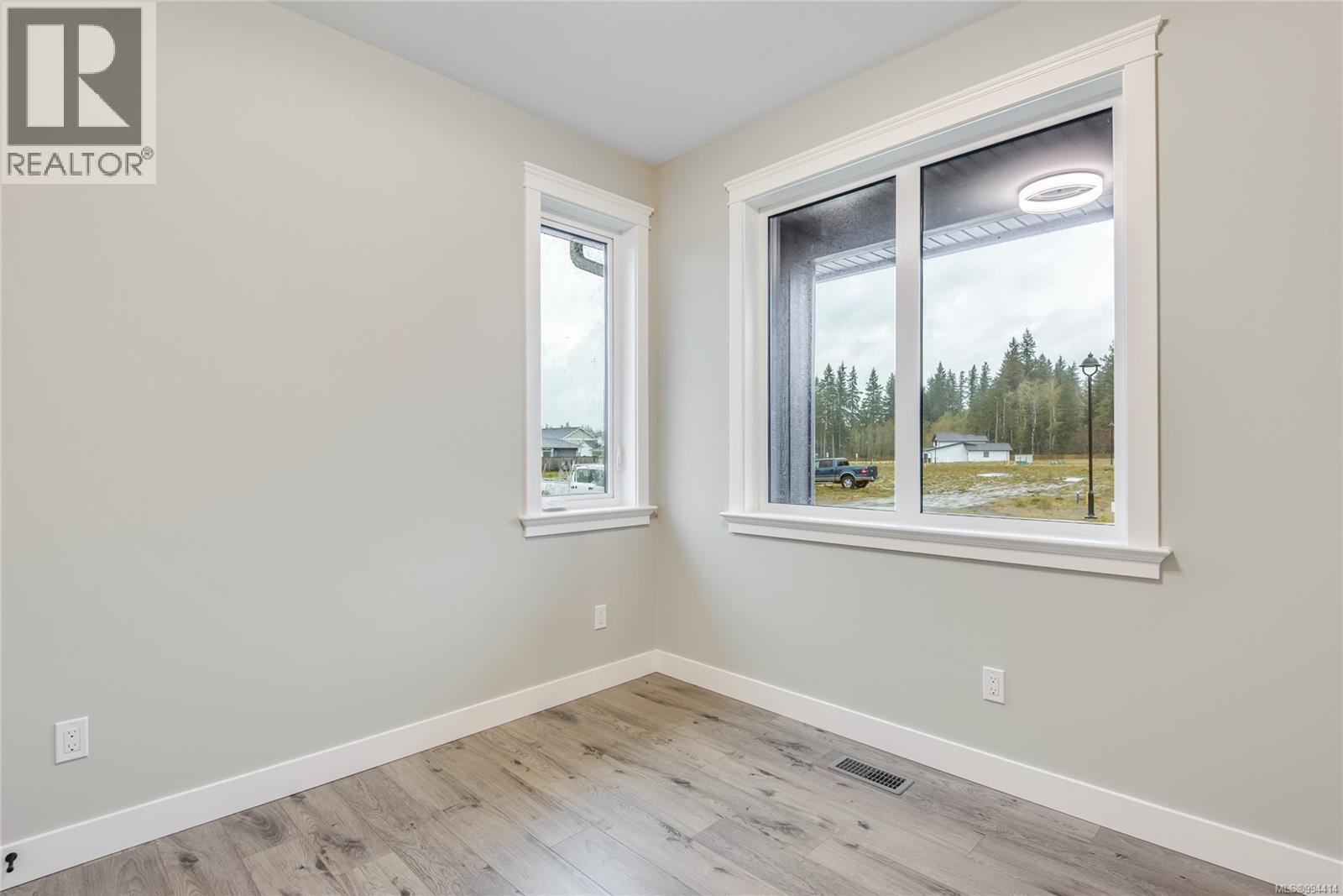 766 Sitka St, Campbell River