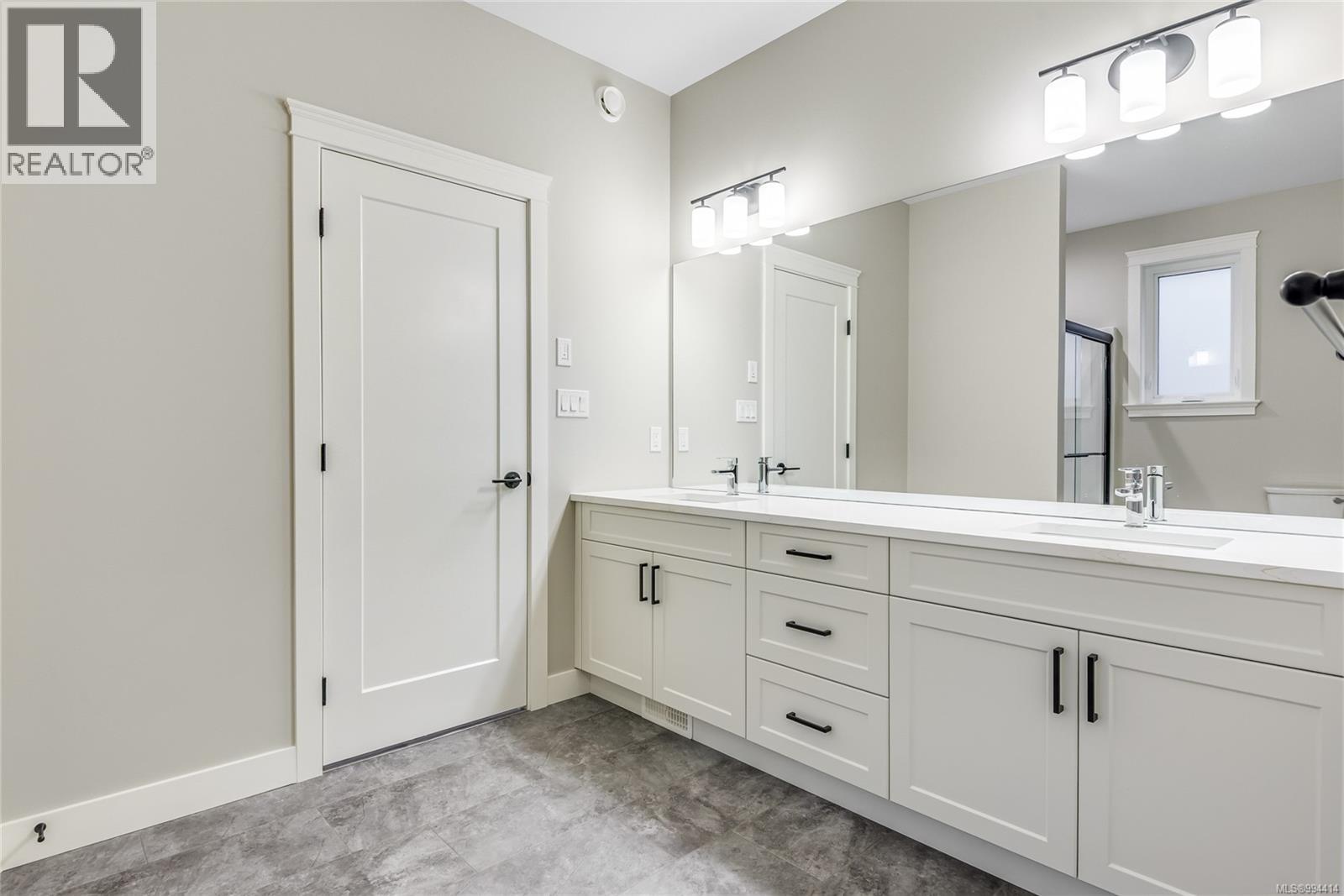 766 Sitka St, Campbell River