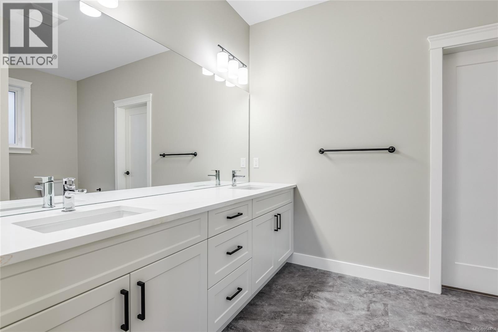 766 Sitka St, Campbell River