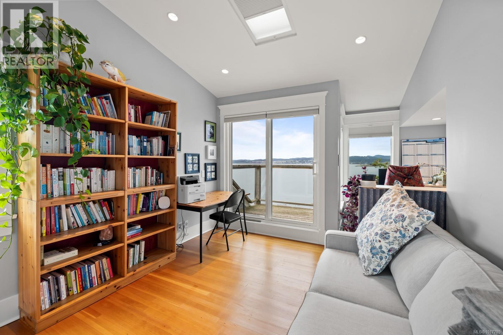  404 Constance Avenue, Esquimalt