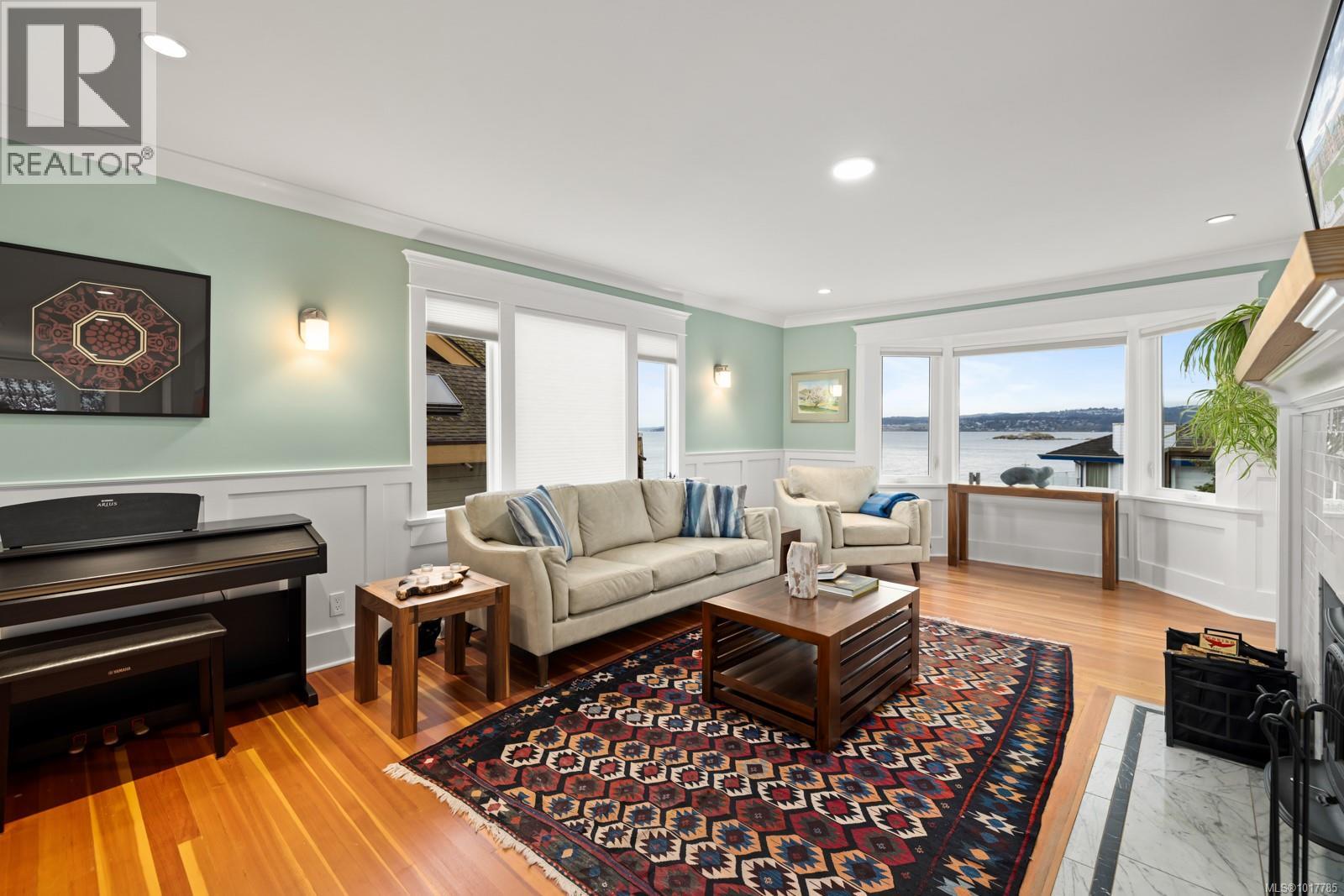  404 Constance Avenue, Esquimalt