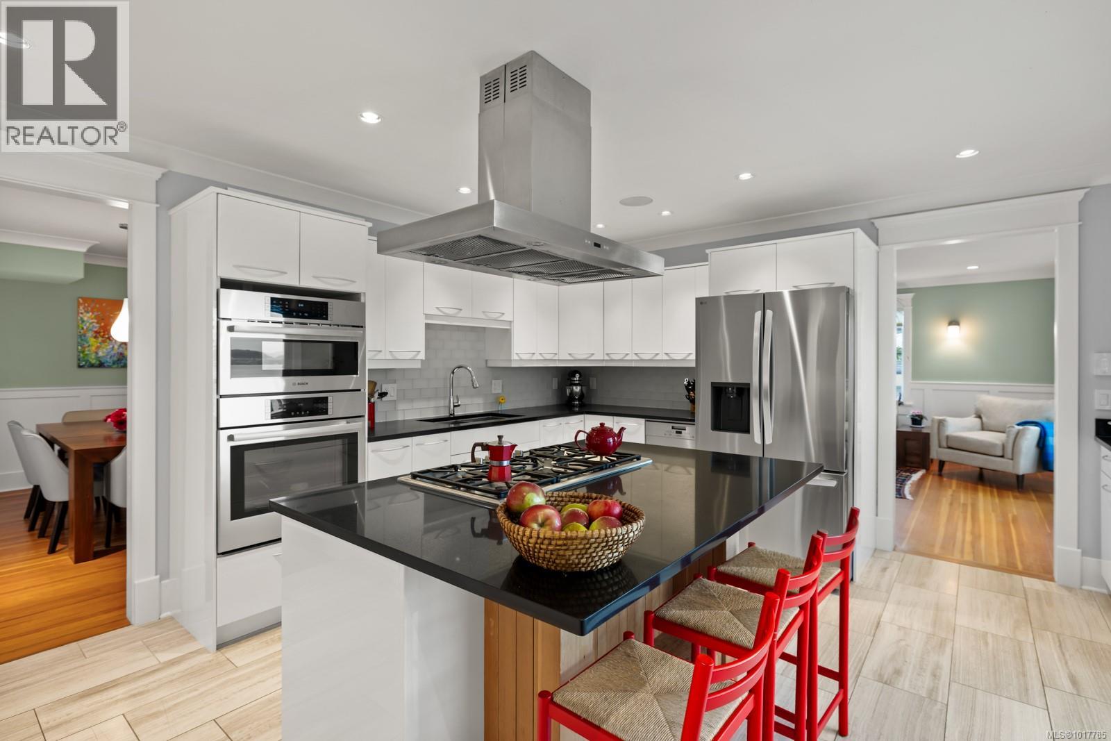  404 Constance Avenue, Esquimalt