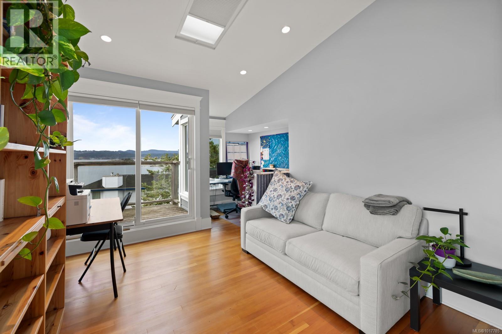  404 Constance Avenue, Esquimalt