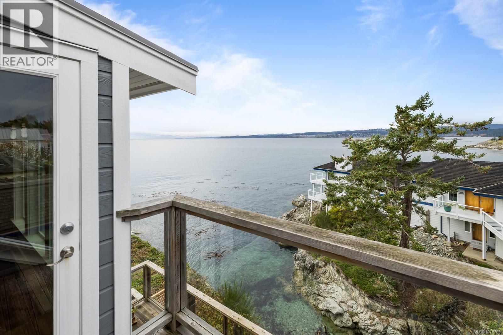  404 Constance Avenue, Esquimalt