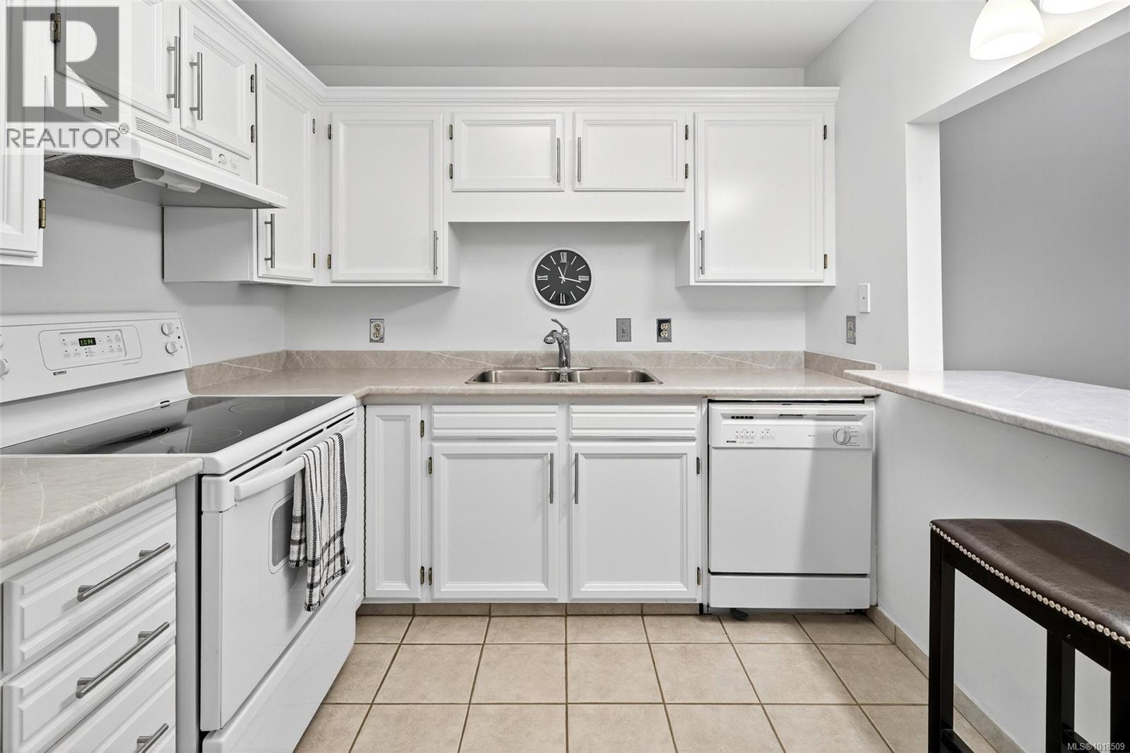 201 1188 Yates Street, Victoria