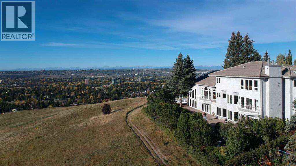 Single Family House for Sale in  Edelweiss Point NW Edgemont Calgary 