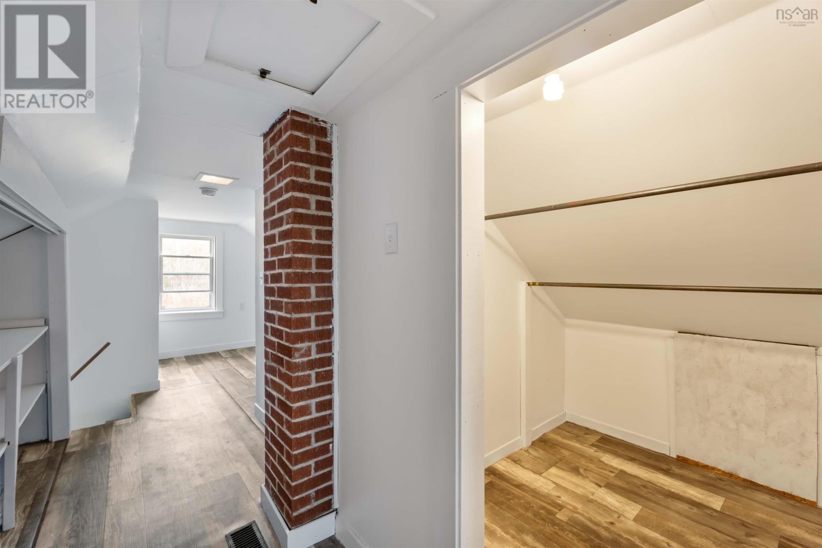 Property 22 of 50 of 1898 Hampton Mountain Road