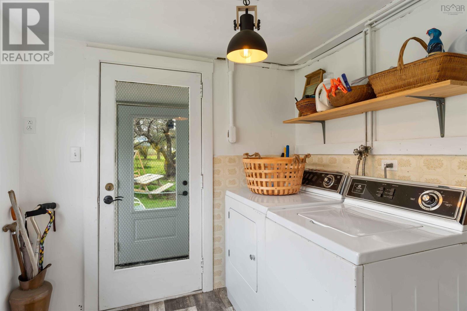 Property 32 of 50 of 1898 Hampton Mountain Road