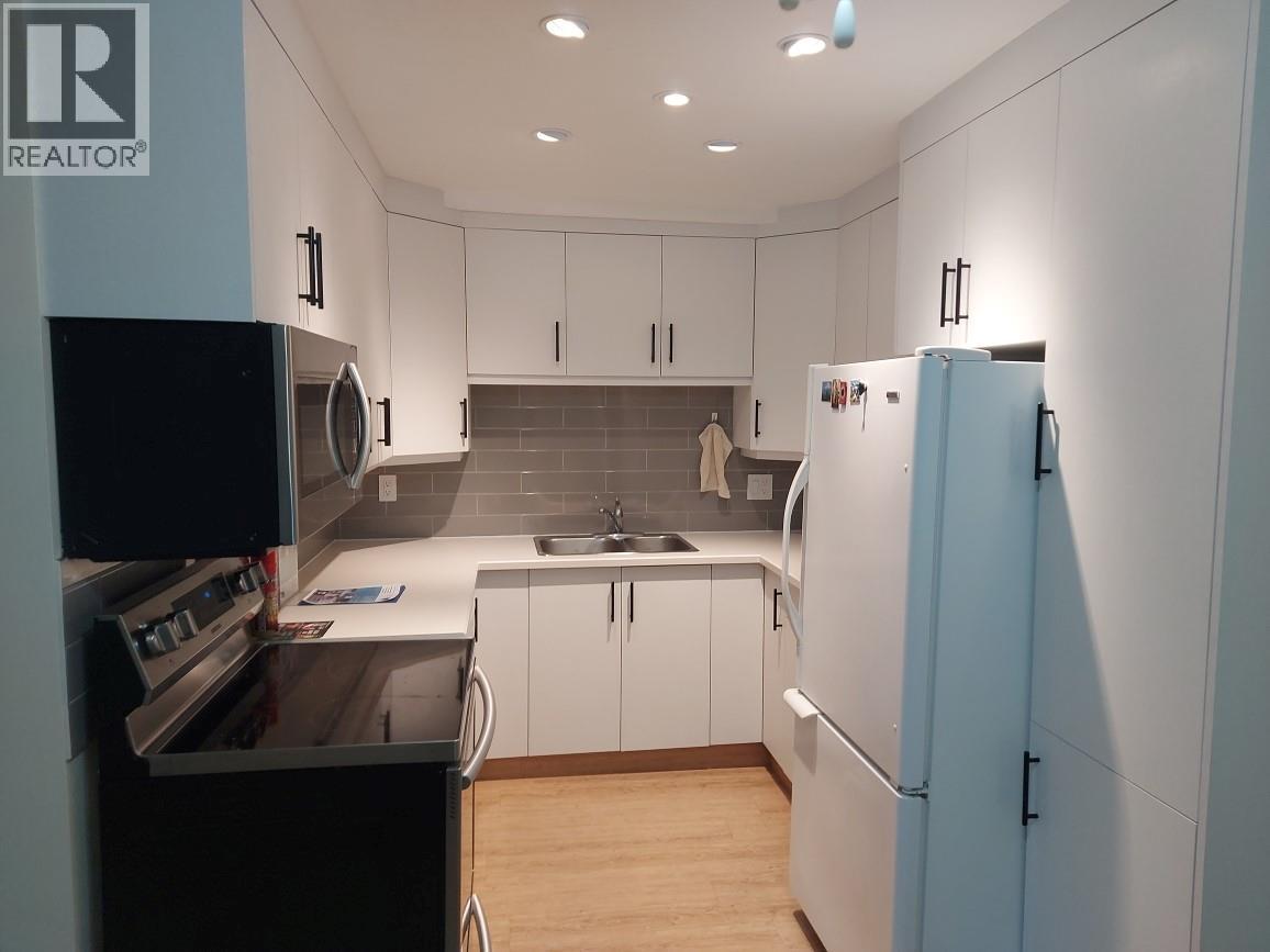 203 993 KLO Road, Kelowna