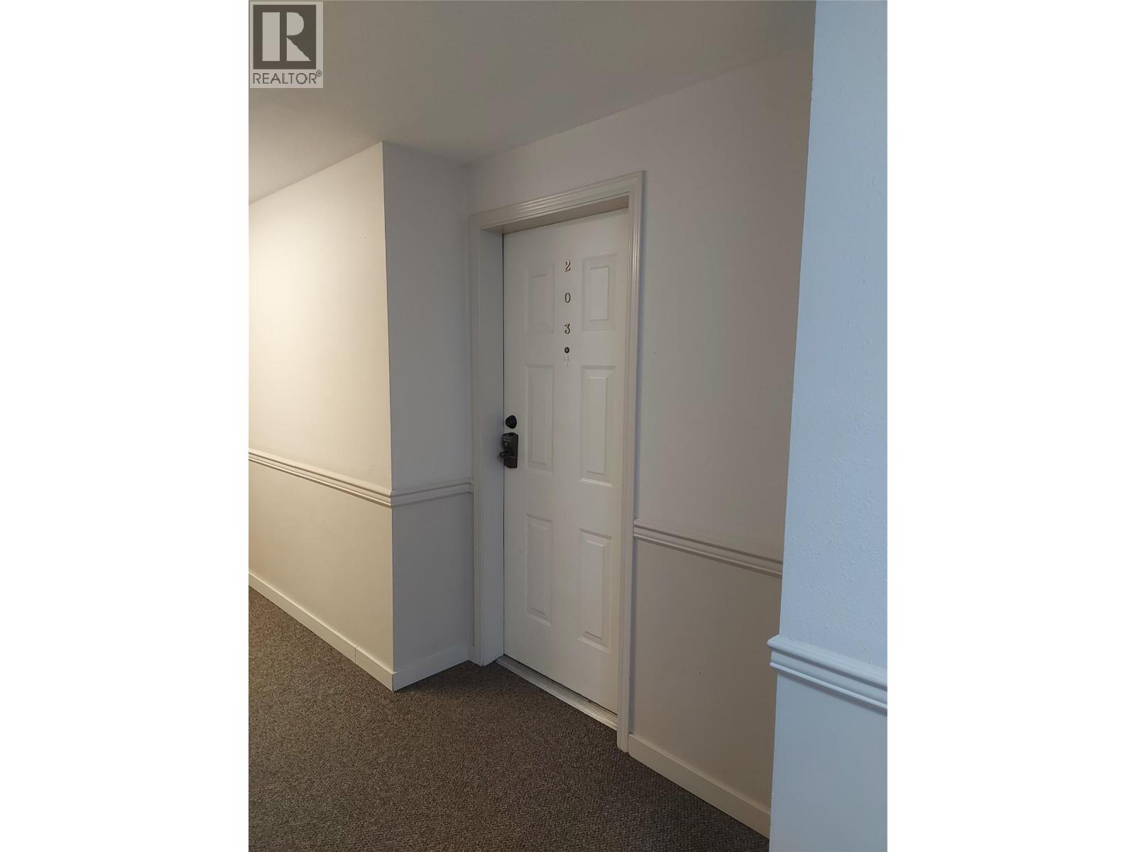 203 993 KLO Road, Kelowna