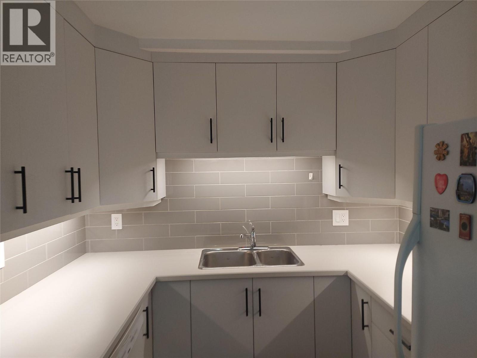 203 993 KLO Road, Kelowna