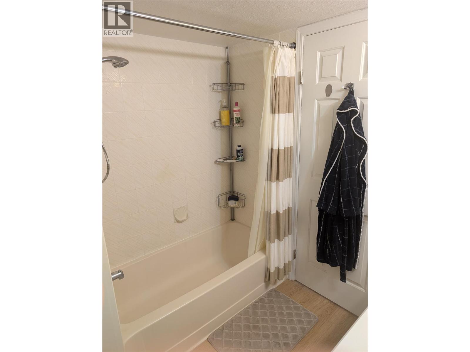 203 993 KLO Road, Kelowna