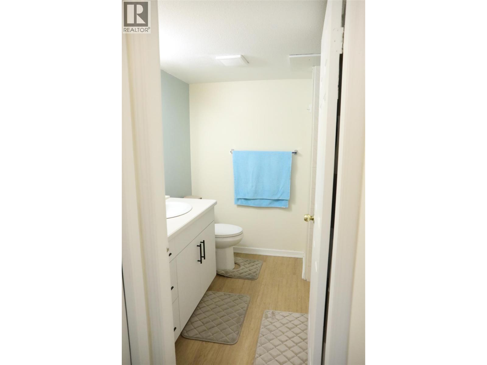 203 993 KLO Road, Kelowna