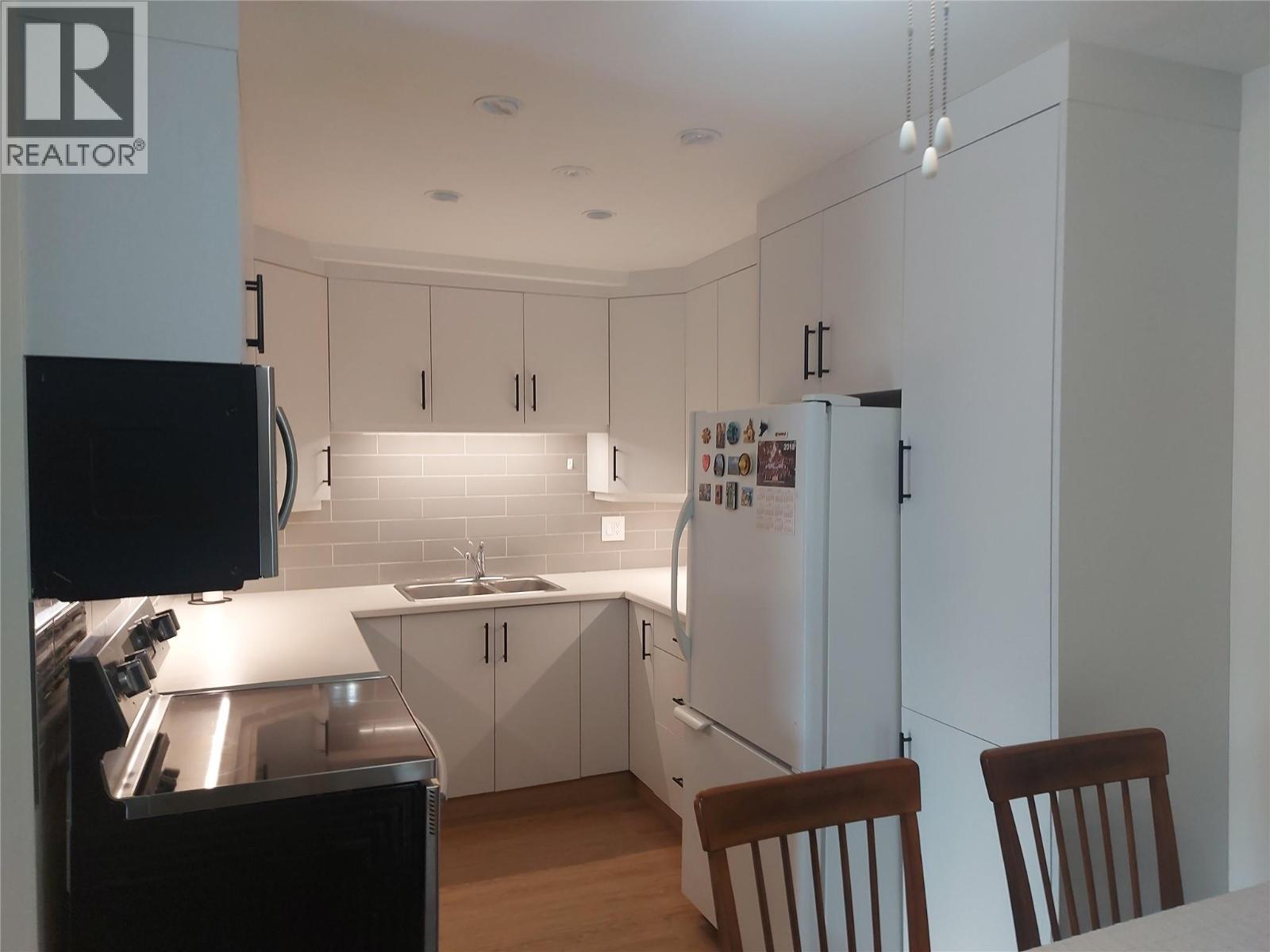 203 993 KLO Road, Kelowna