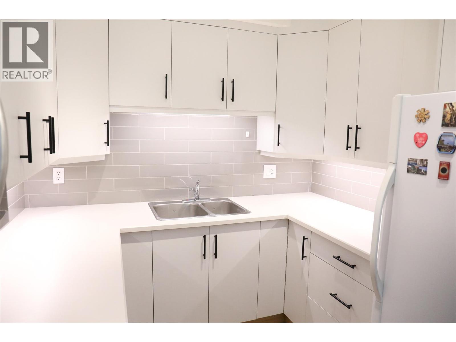 203 993 KLO Road, Kelowna