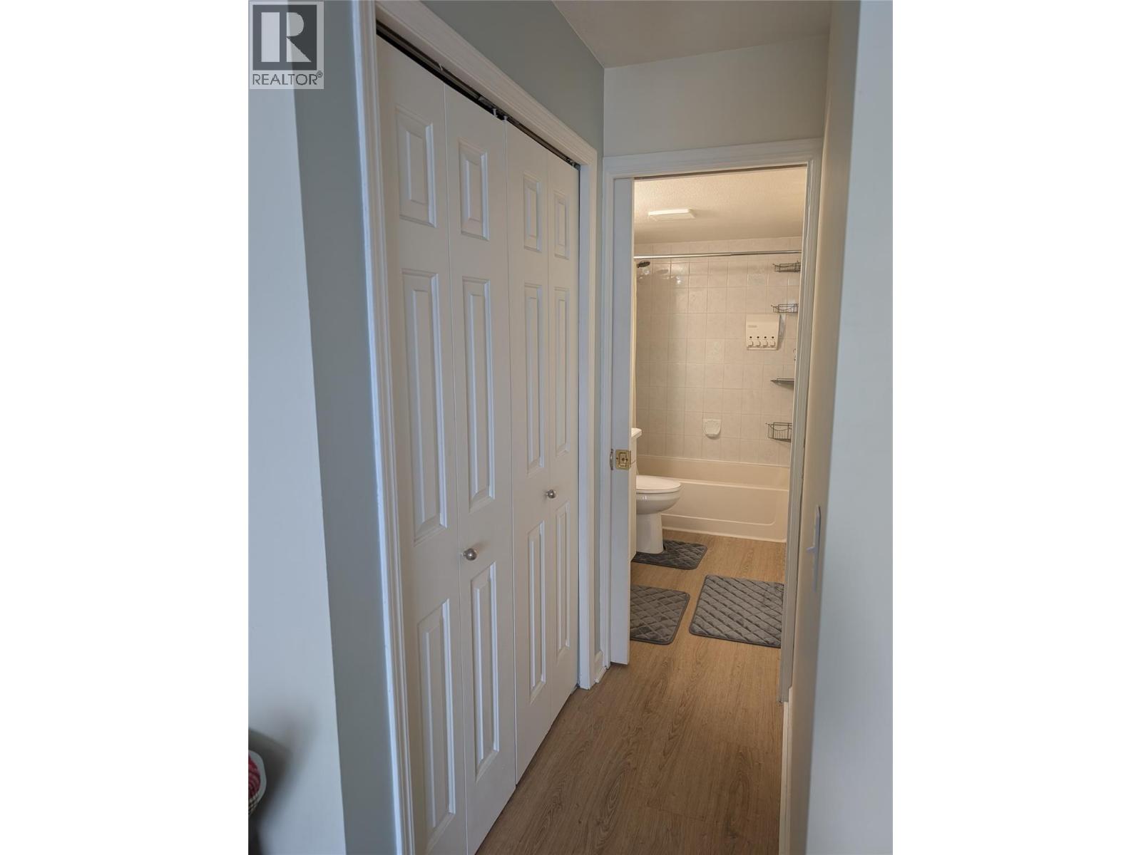 203 993 KLO Road, Kelowna