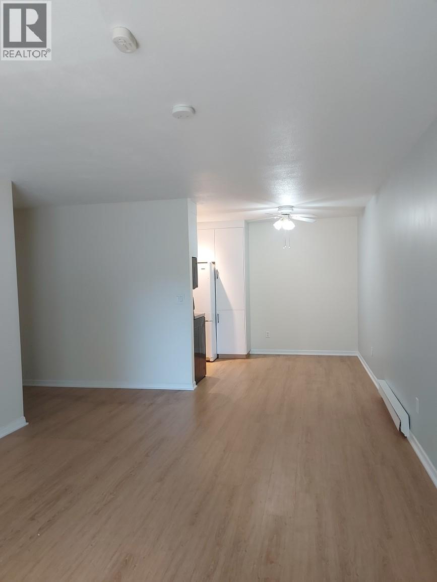 203 993 KLO Road, Kelowna