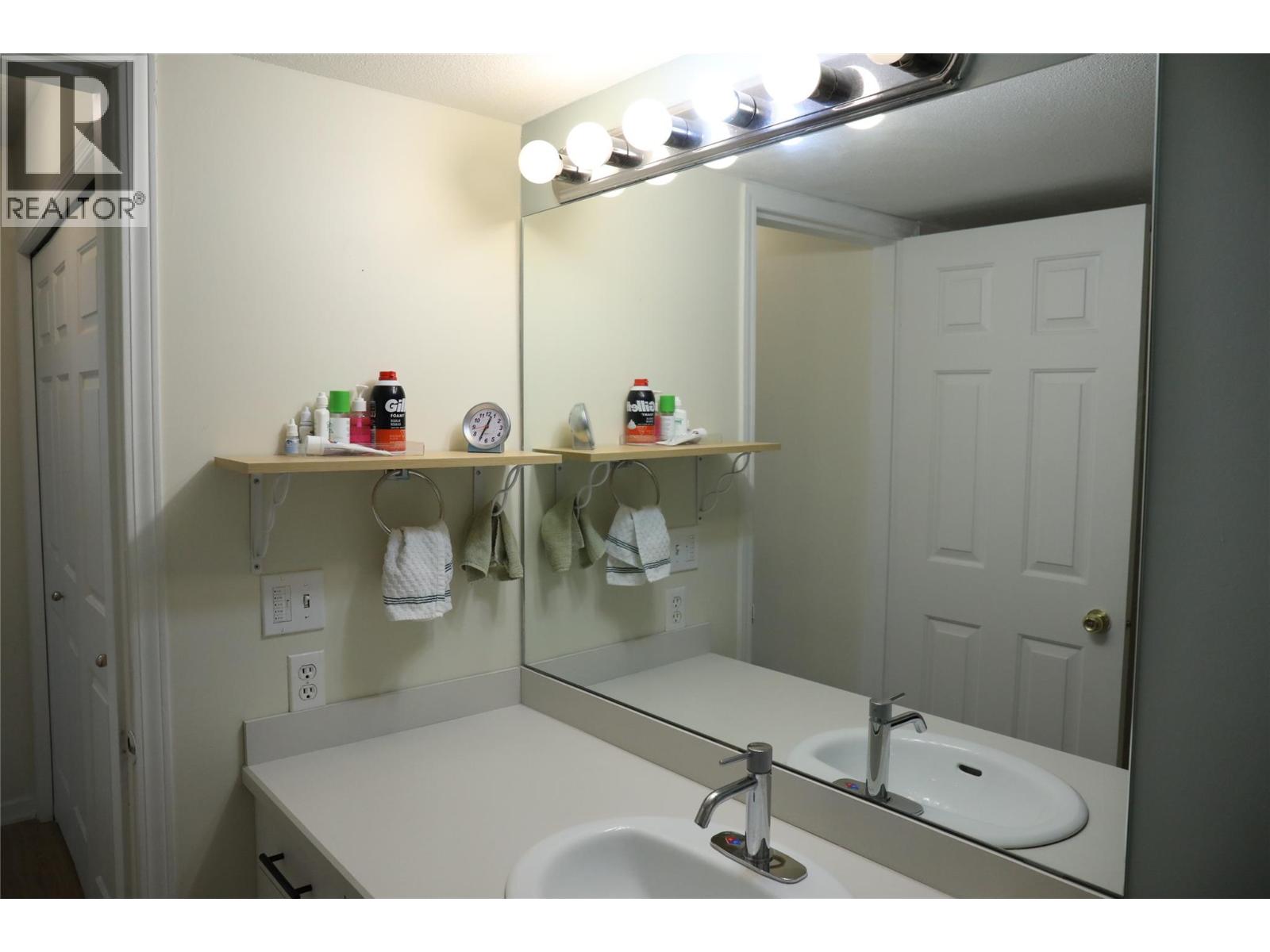 203 993 KLO Road, Kelowna