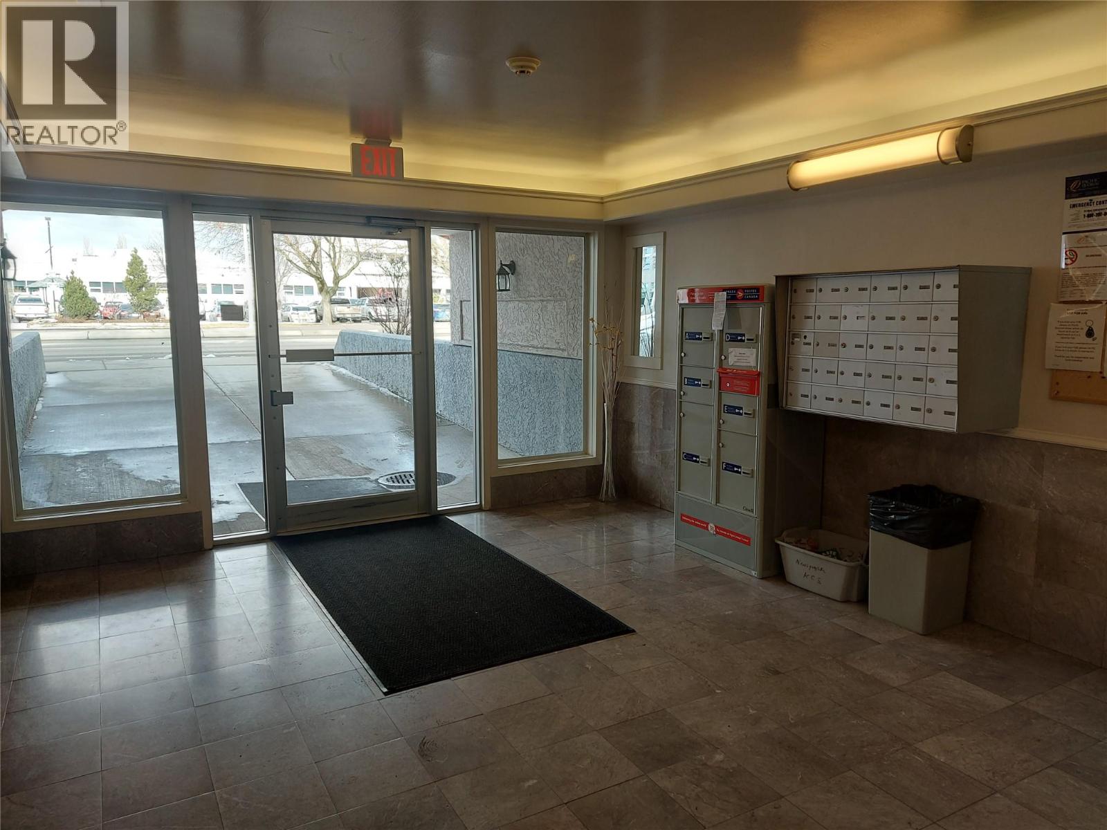 203 993 KLO Road, Kelowna