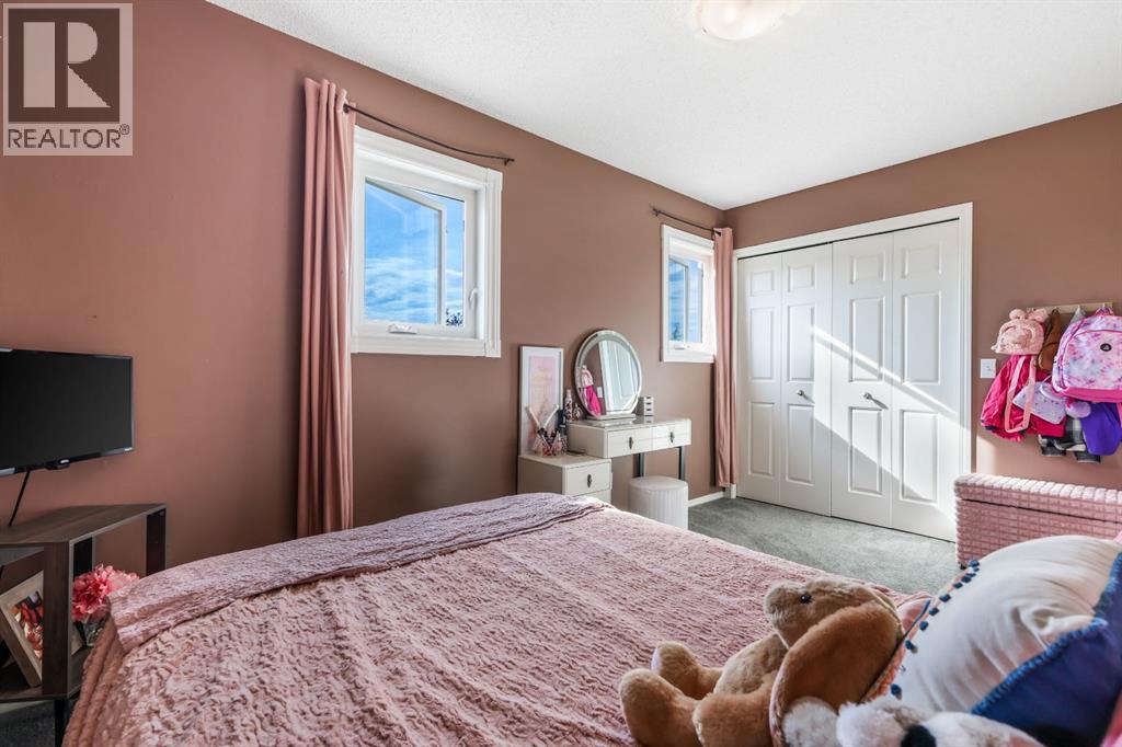 Single Family House for Sale in  Douglas Ridge Way SE Douglasdale/Glen Calgary 