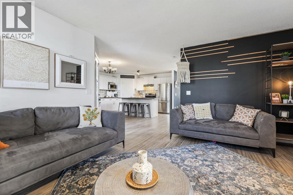 Single Family House for Sale in  Douglas Ridge Way SE Douglasdale/Glen Calgary 